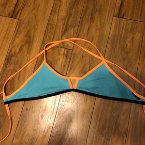 Jolyn Clothing Bikini top- size L